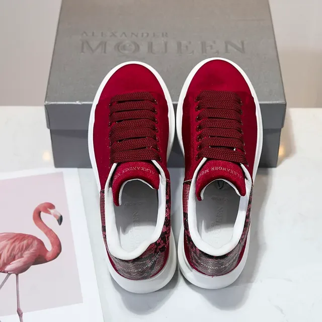 Alexander McQueen Tênis Oversized Vermelho Branco Veludo Superior Sola Lifestyle Sneakers 5