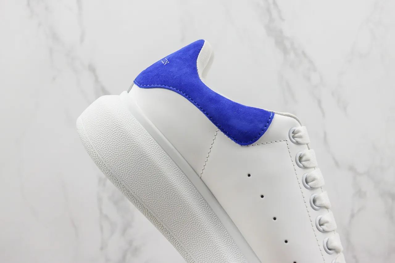 Alexander McQueen Zapatilhas Lifestyle Oversized de Camurça Brancas e Azuis 5