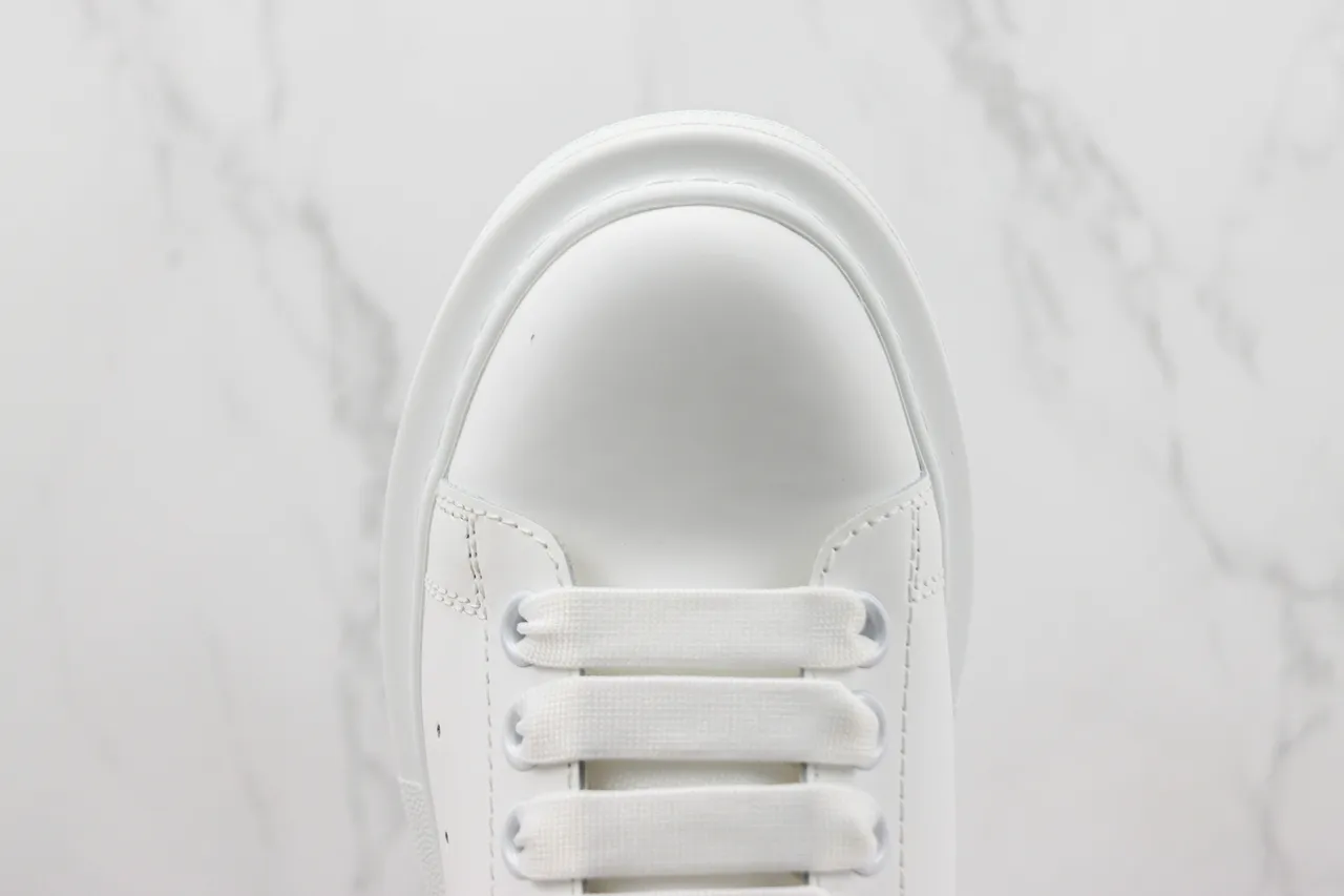 Alexander McQueen Zapatilhas Lifestyle Oversized de Camurça Brancas e Azuis 6