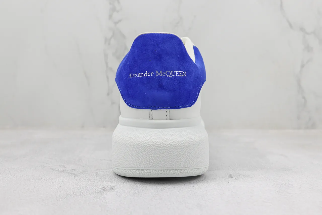 Alexander McQueen Zapatilhas Lifestyle Oversized de Camurça Brancas e Azuis 9