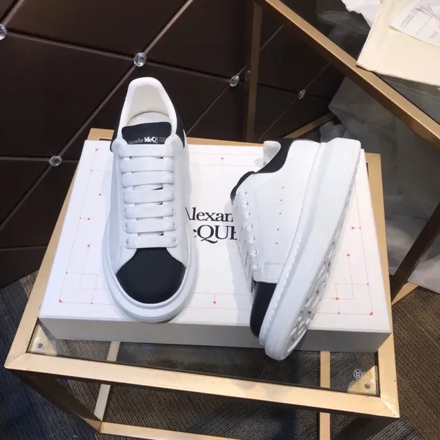 Alexander McQueen ওভারসাইজড স্নিকার সাদা কালো লাইফস্টাইল স্নিকার 8
