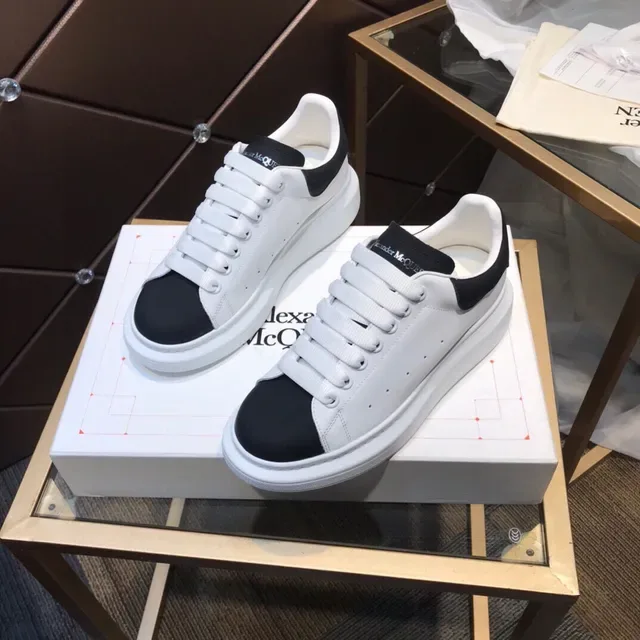 Alexander McQueen ওভারসাইজড স্নিকার সাদা কালো লাইফস্টাইল স্নিকার 9