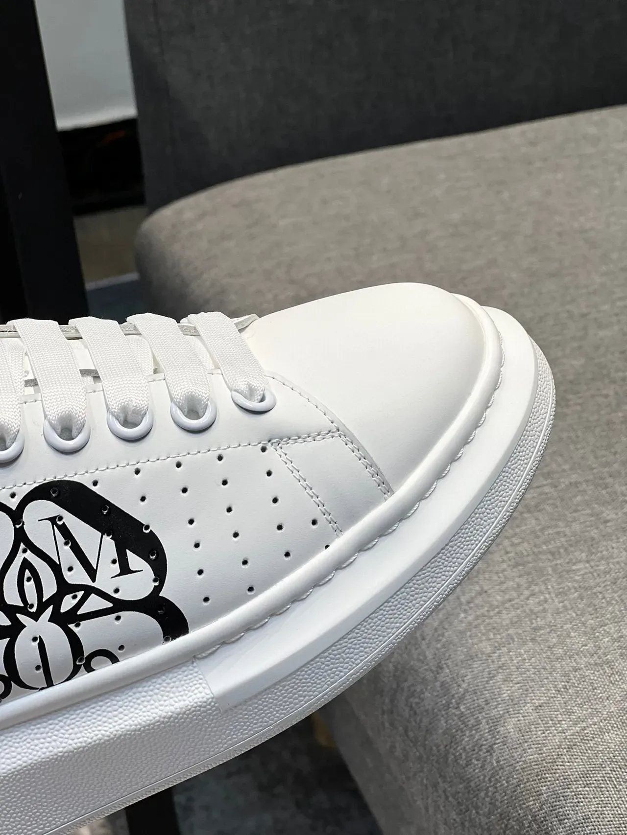Alexander McQueen Oversized Sneaker White Black Red Lifestyle Sneakers 3