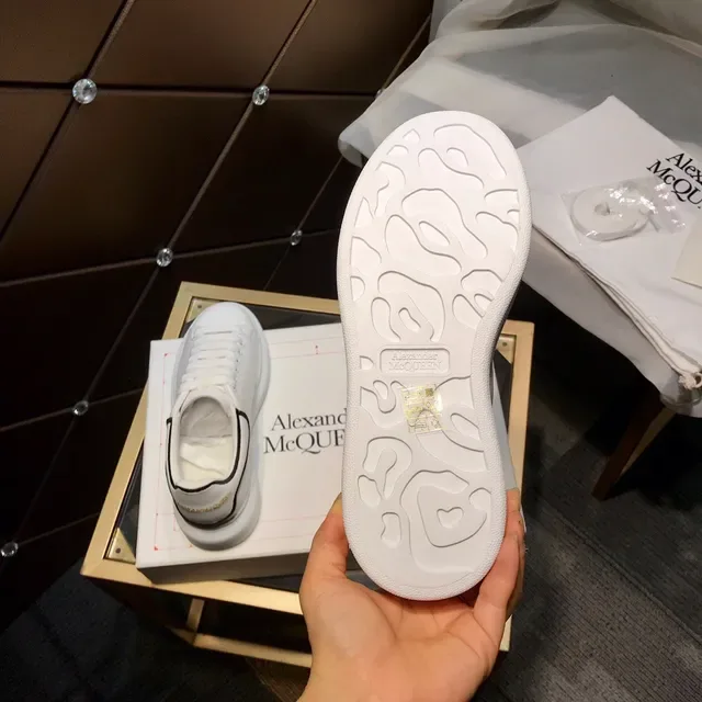 Alexander McQueen Oversized Sneaker White Black Sole Smooth Leather Lifestyle Sneakers 4