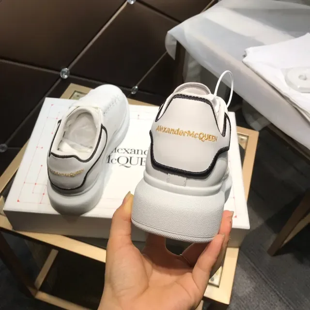 Alexander McQueen Oversized Sneaker White Black Sole Smooth Leather Lifestyle Sneakers 6