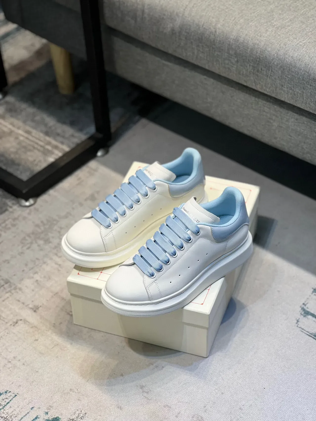 Alexander McQueen Oversized Sneaker White Blue Platform Sole Smooth Leather Upper Lifestyle Sneakers 8