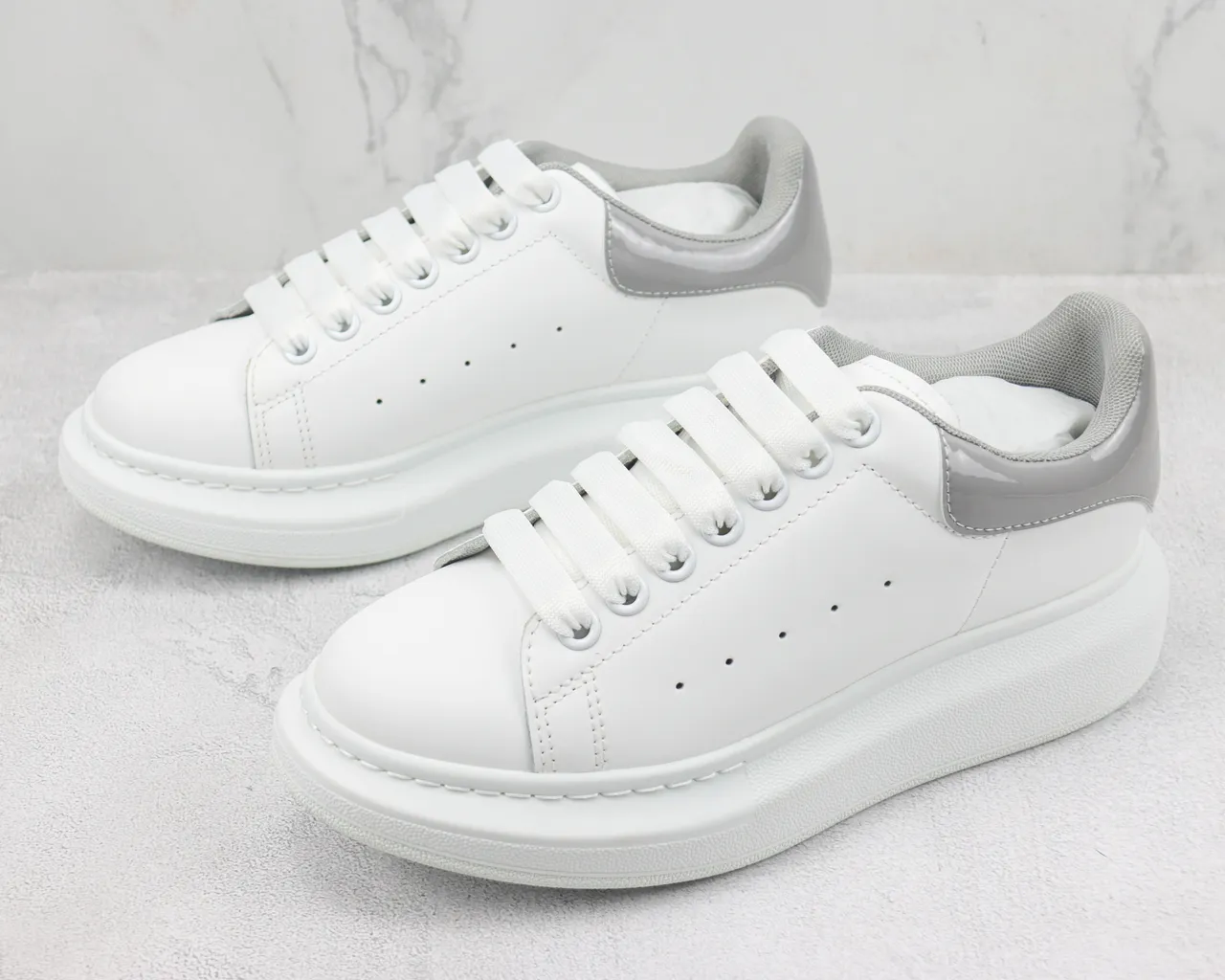 Alexander McQueen Oversized Sneaker White Gray Platform Sole Smooth Leather Upper Lifestyle Sneakers 4