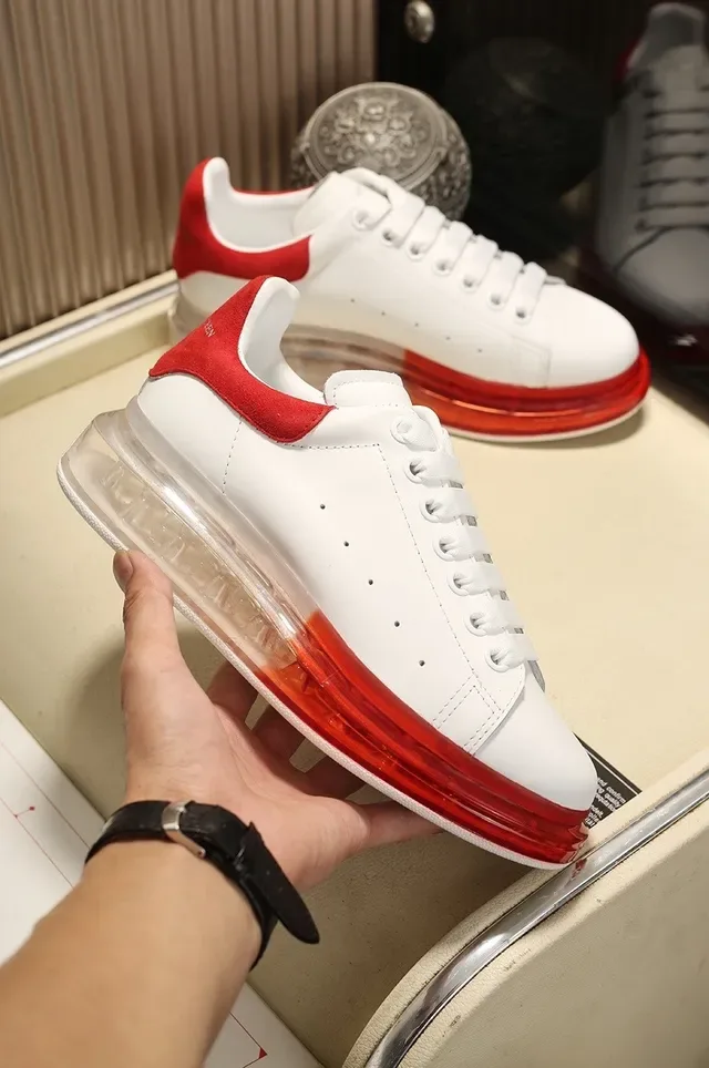 Alexander McQueen Oversized حذاء رياضي أبيض أحمر قاع شفاف Lifestyle Sneakers 6