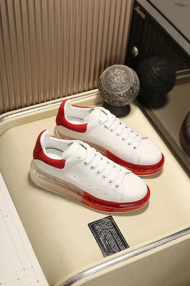 Alexander McQueen Oversized حذاء رياضي أبيض أحمر قاع شفاف Lifestyle Sneakers 7