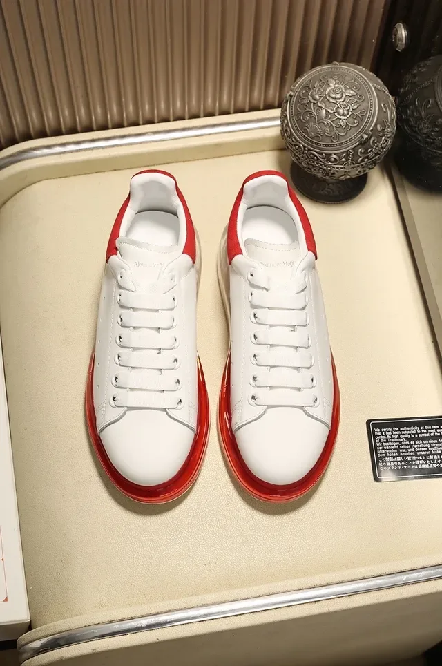 Alexander McQueen Oversized حذاء رياضي أبيض أحمر قاع شفاف Lifestyle Sneakers 8