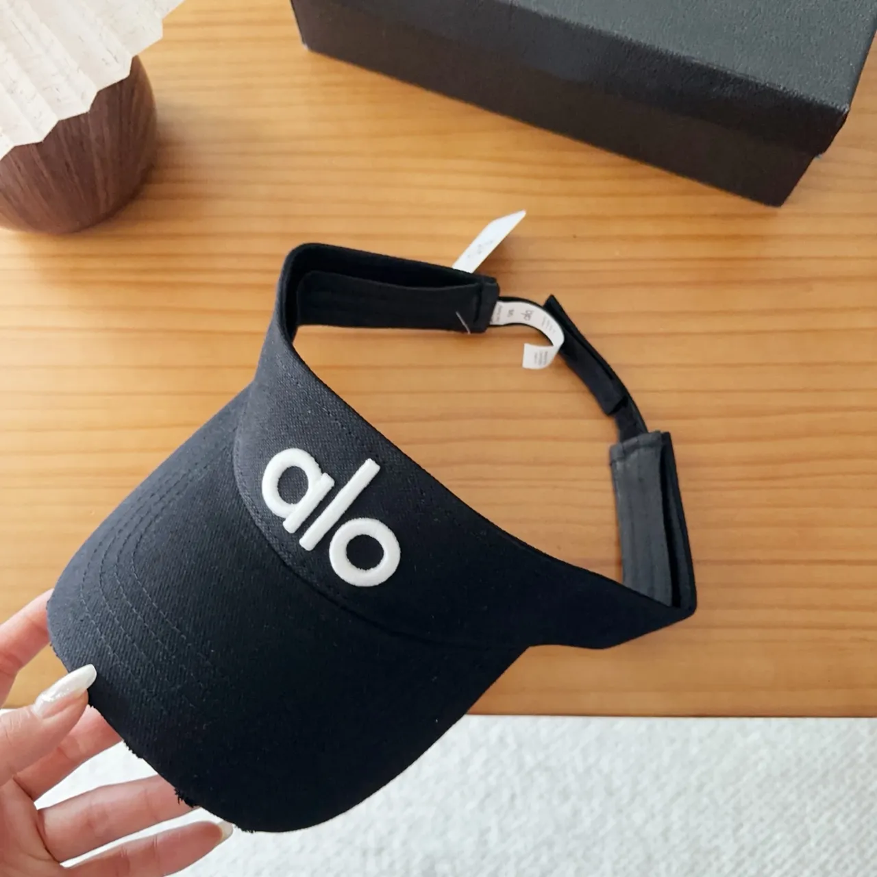 Alo Black White Minimalist Embroidered Logo Baseball Cap 6