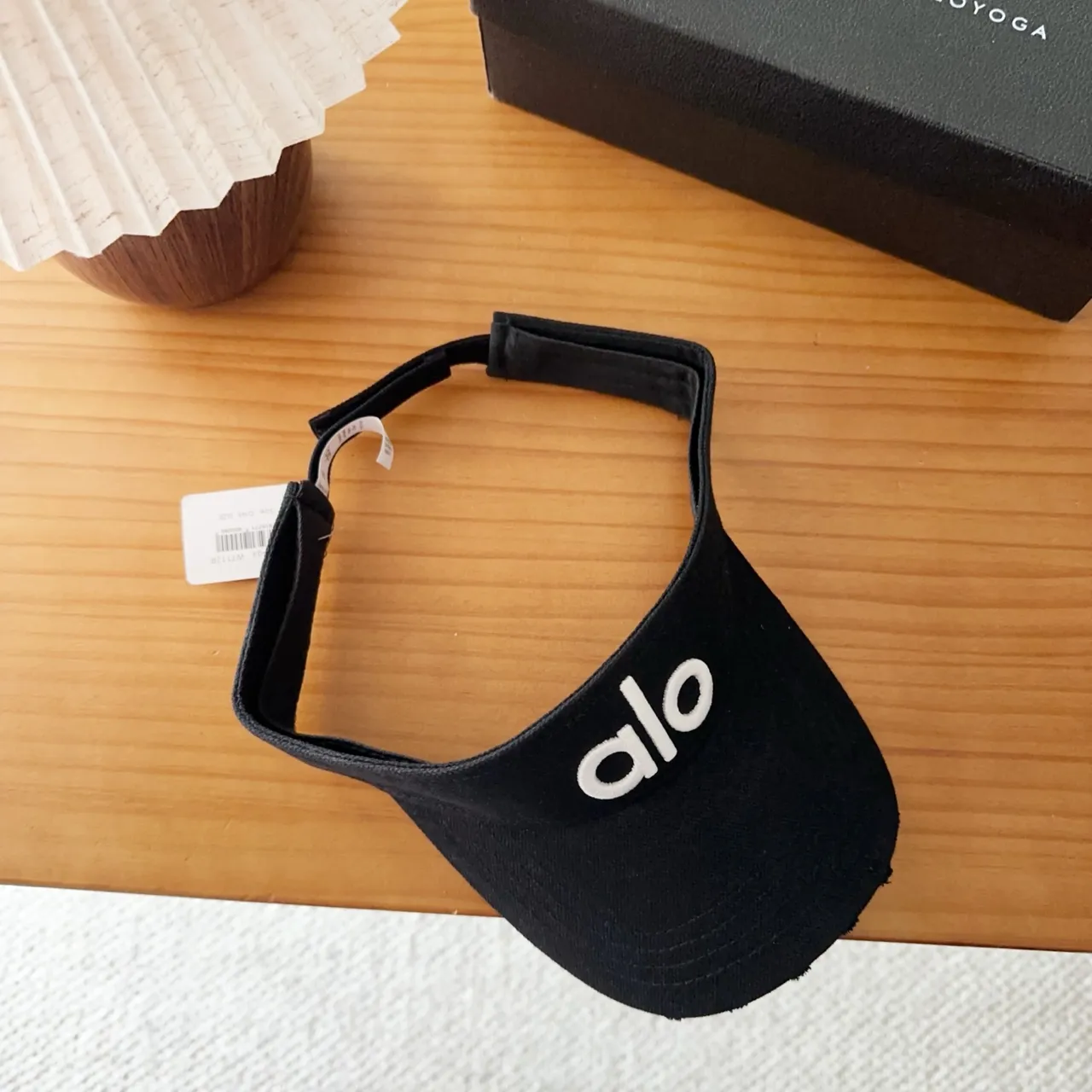 Alo Black White Minimalist Embroidered Logo Baseball Cap 7