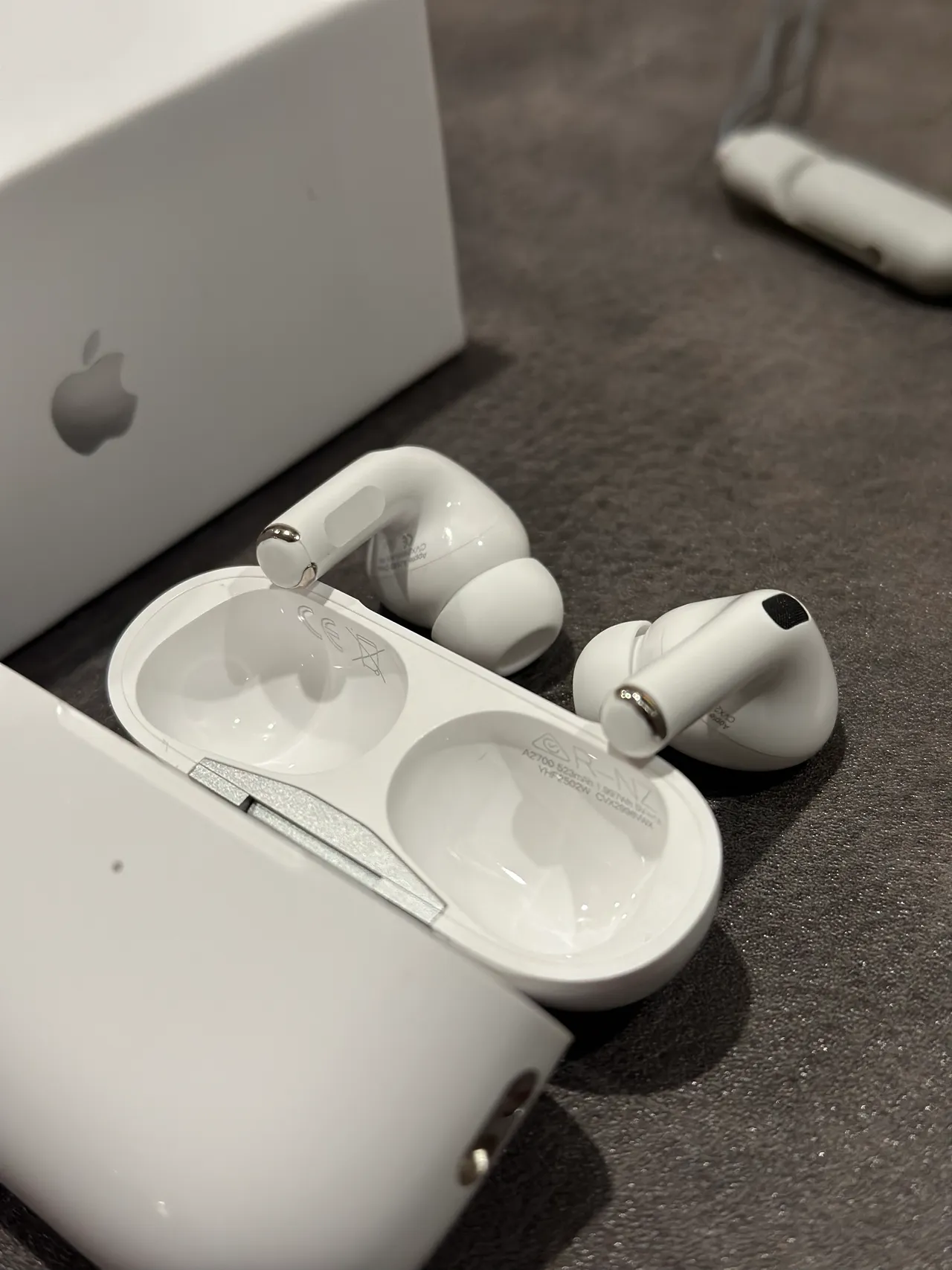 Apple AirPods Pro White Stem-Style Silicone Ear Tips TWS Earbuds 2