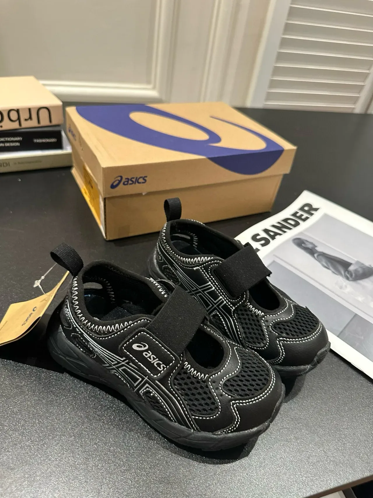 ASICS Beige Gray Sangle double Velcro, tige maille et synthétique, sneakers lifestyle 11