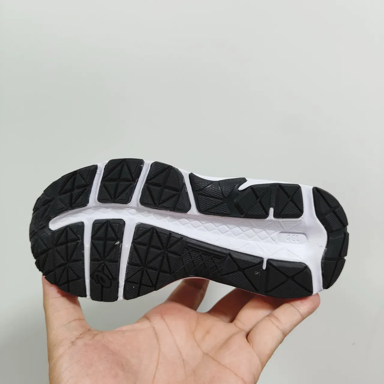ASICS Noir Bleu Baskets Lifestyle Basse en Mesh et Synthétique 21