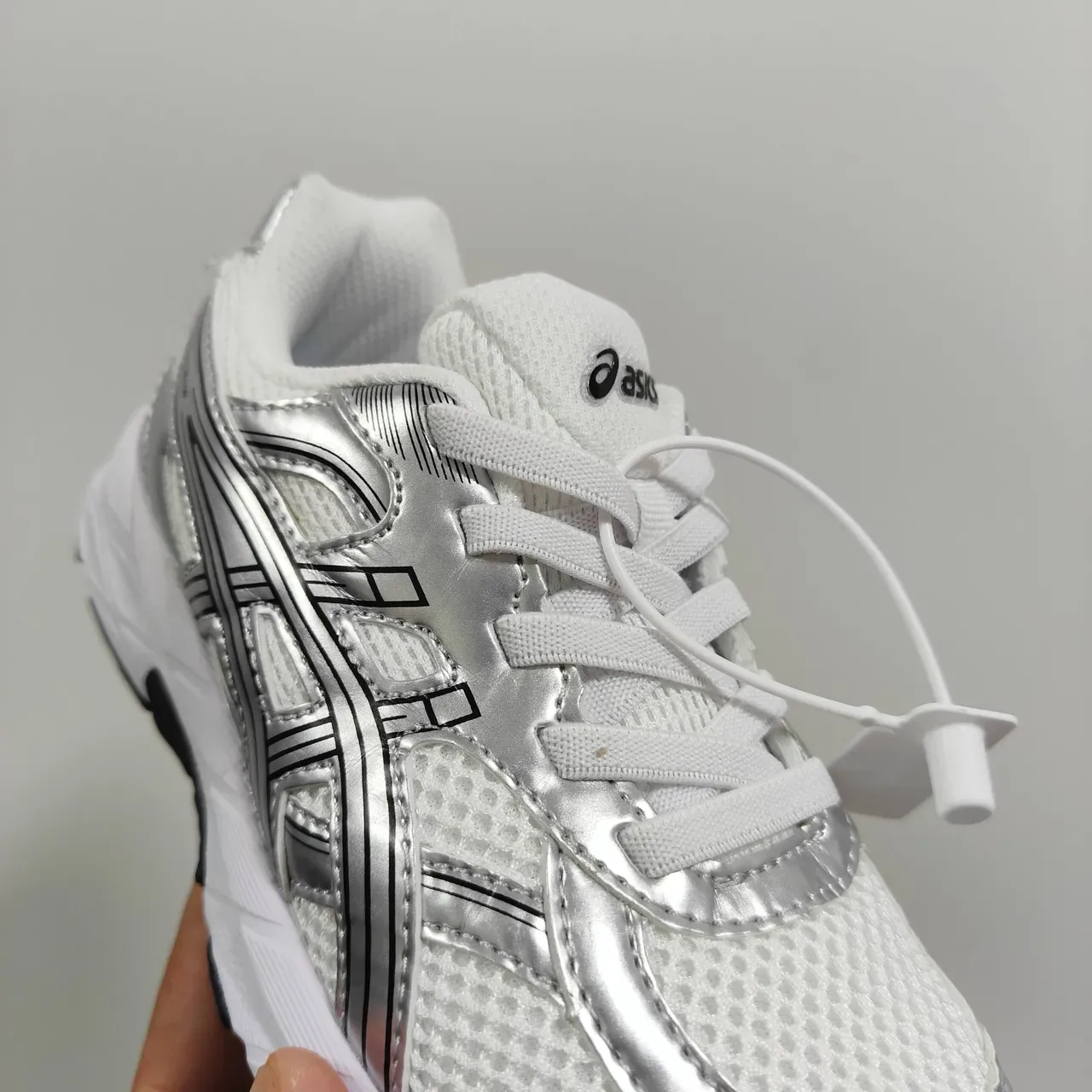ASICS Noir Bleu Baskets Lifestyle Basse en Mesh et Synthétique 24