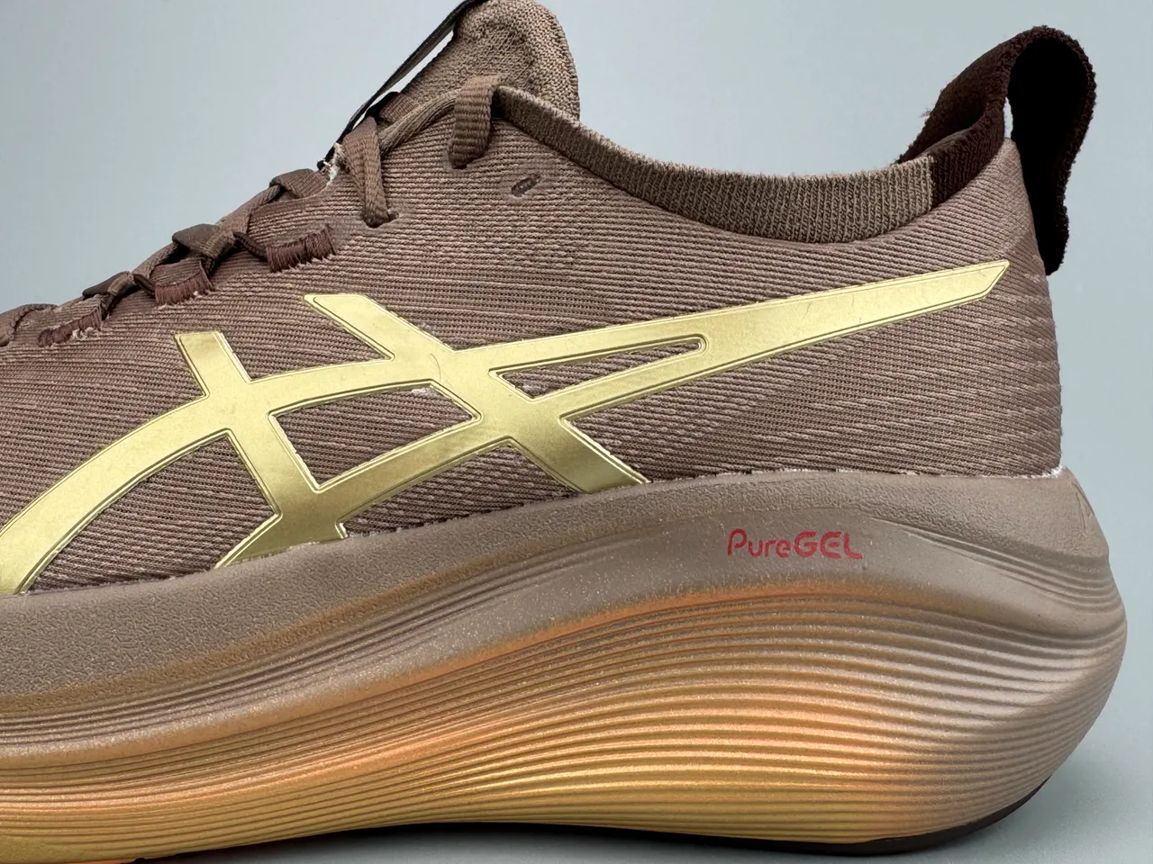 ASICS Marrom Dourado Malha Superior Logo Tigre Tênis de Corrida 5