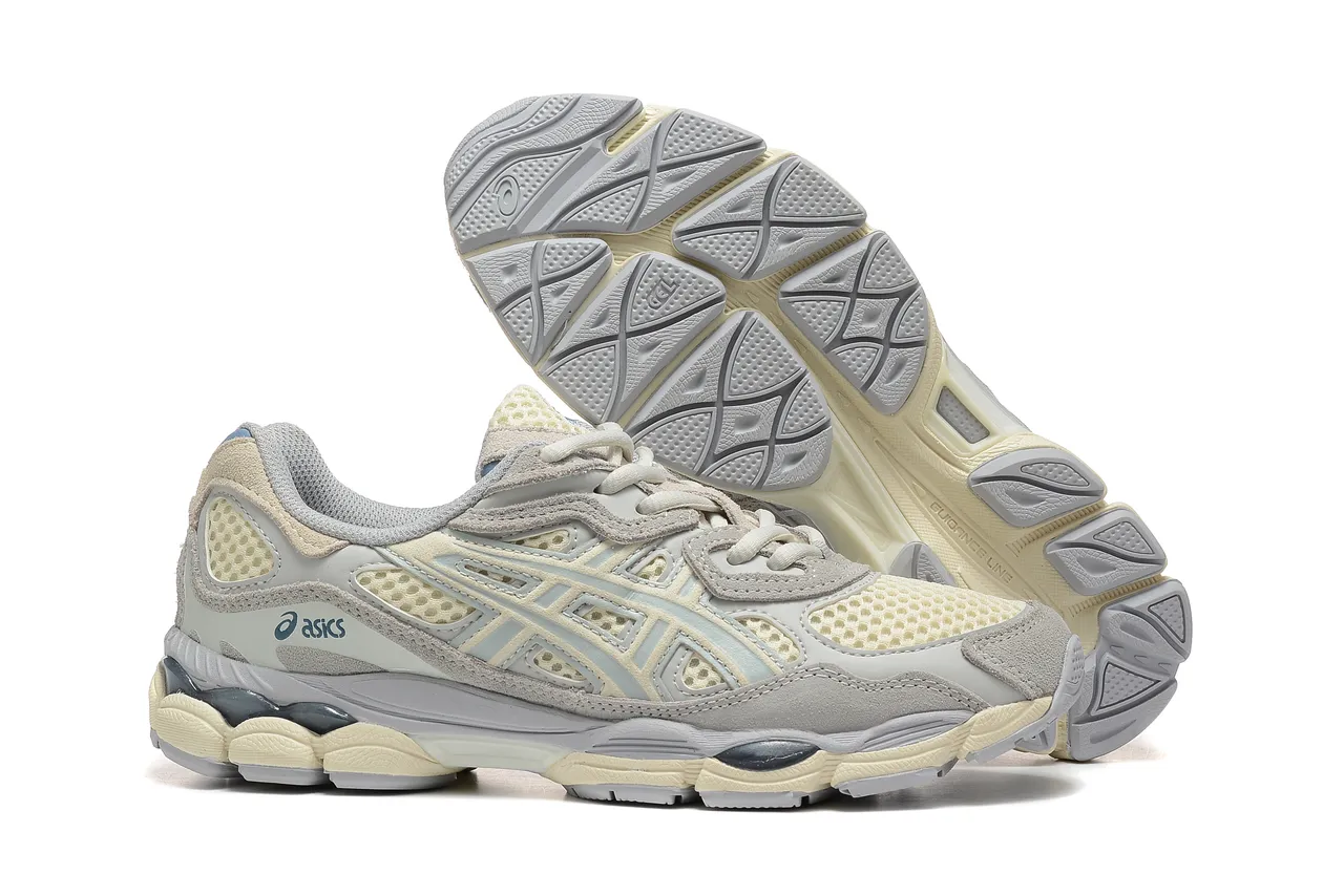 ASICS Gel-Kayano Chaussures de course gris clair et crème 5