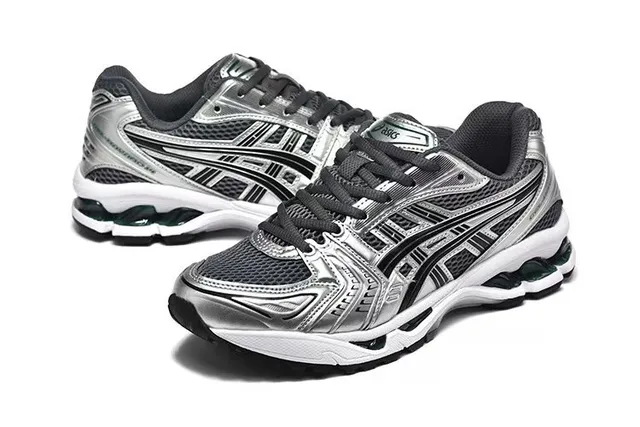 ASICS Gel-Kayano فضي أسود أحذية جري 3