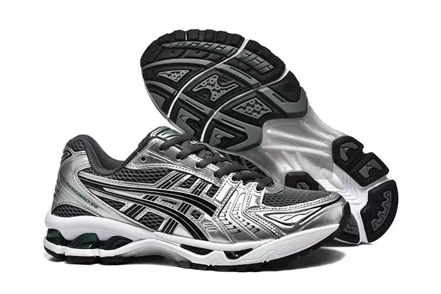 ASICS Gel-Kayano فضي أسود أحذية جري 4