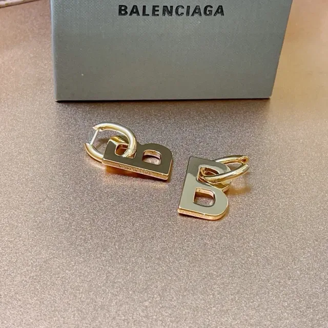 Balenciaga Boucles d'oreilles B Lettre Créoles Motif Or 2