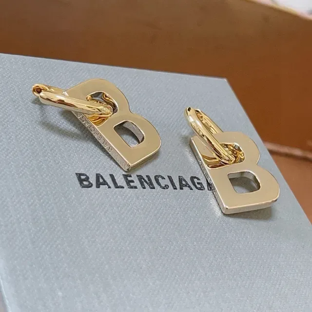 Balenciaga Boucles d'oreilles B Lettre Créoles Motif Or 5