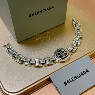 Balenciaga BB Logo Pulsera Metal tono plateado Pulsera
