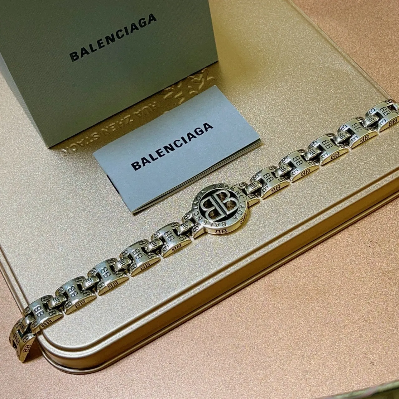 Balenciaga BB Logo pulseira de metal prateado pulseira 3