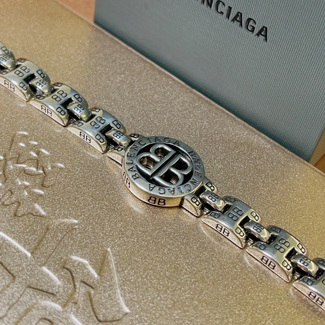 Balenciaga BB Logo pulseira de metal prateado pulseira 5