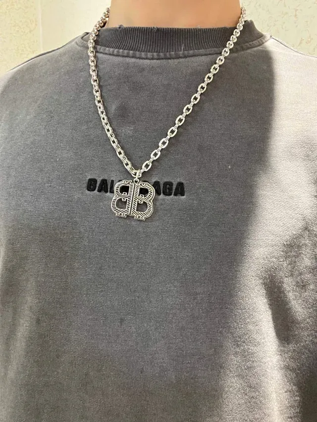 Balenciaga BB Monogram Collar Cadena de Plata 2