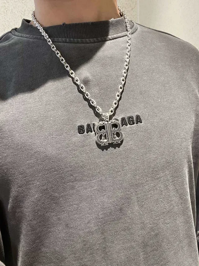 Balenciaga BB Monogram Collar Cadena de Plata 5
