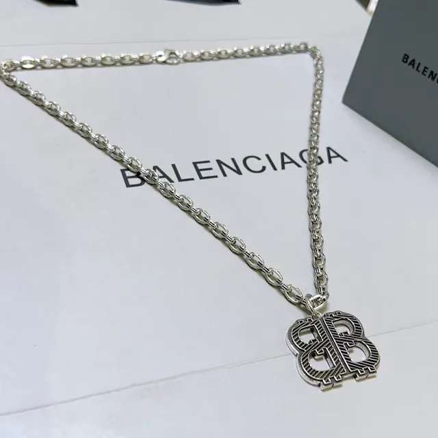 Balenciaga BB Monogram Collar Cadena de Plata 7