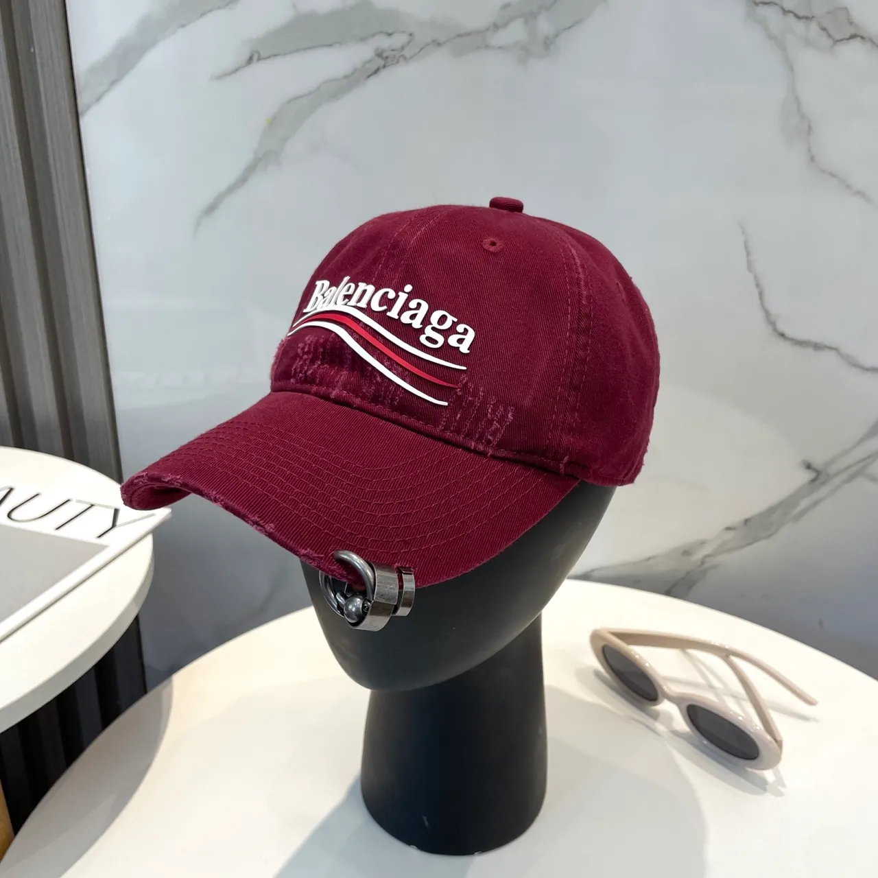 Balenciaga Noir Blanc Distressed Velours côtelé Bordé Logo Casquette de baseball 9