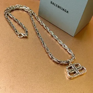 Balenciaga motivo hebilla cadena collar tono plateado