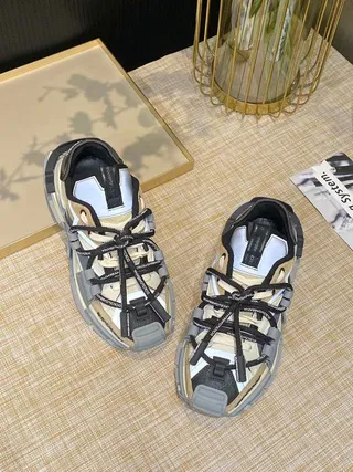 Balenciaga Defender ধূসর বেইজ সোল মাল্টি-স্ট্র্যাপ কেজ চাংকি স্নিকার্স 7