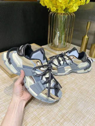 Balenciaga Defender ধূসর বেইজ সোল মাল্টি-স্ট্র্যাপ কেজ চাংকি স্নিকার্স 9