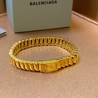 Balenciaga سوار بلون ذهبي مع لينكات مرنة
