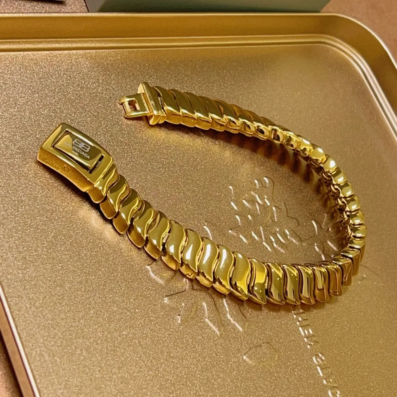Balenciaga Bracelet à maillons articulés ton doré 2