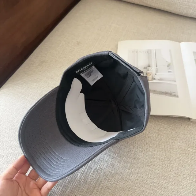 Balenciaga Boné de basebol cinza estruturado de seis painéis logo bordado tonal 4