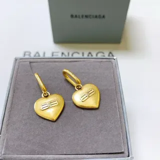 Balenciaga Pendientes Logo de Corazón Tono Dorado