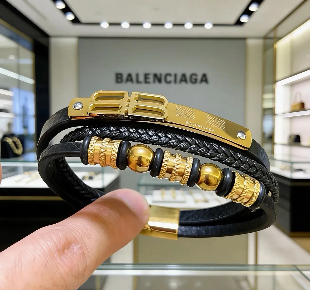 Bracelet Balenciaga Logo Noir et Or en Cuir 7