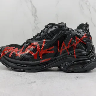 Balenciaga Runner Graffiti أسود أحمر Chunky Sneakers