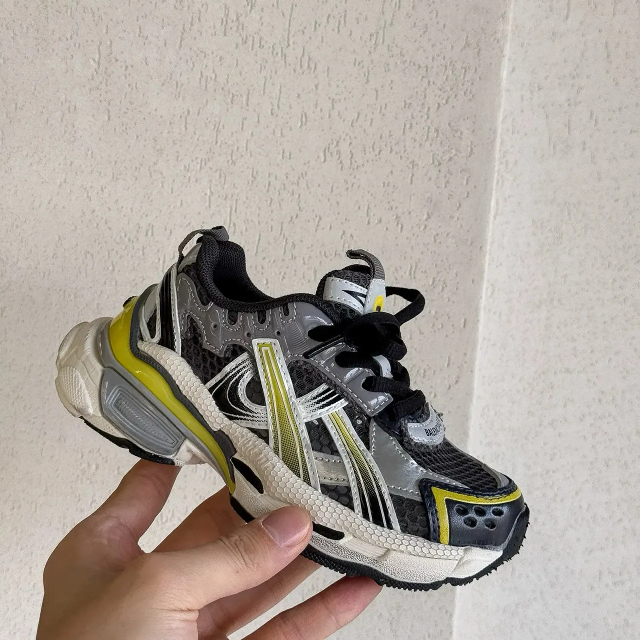 Balenciaga Runner White Black Oversized Sole Mesh-and-Synthetic Overlay Construction Chunky Sneakers 4
