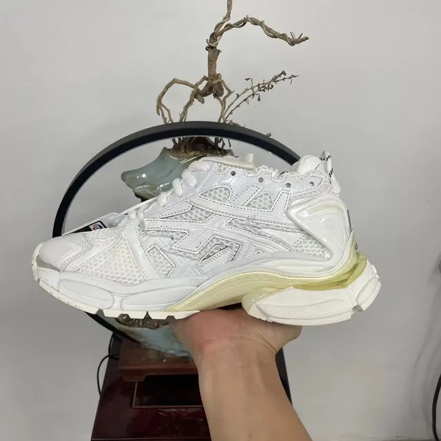 Balenciaga Runner Solado branco transparente camadas de malha e sobreposições sintéticas tênis grossos 6