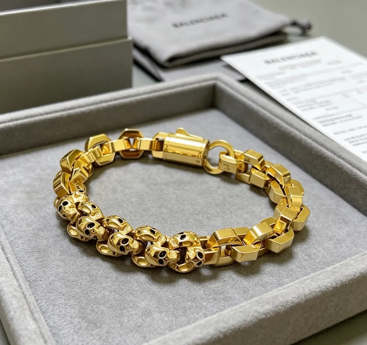 Balenciaga Bracelet Chaîne Crâne Maillons Hexagonaux Or 5