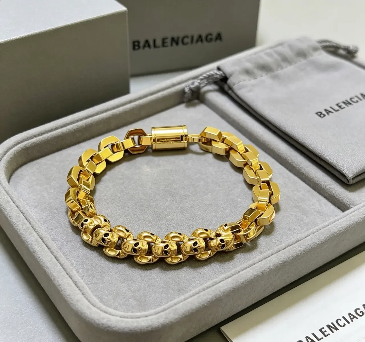 Balenciaga Bracelet Chaîne Crâne Maillons Hexagonaux Or 9
