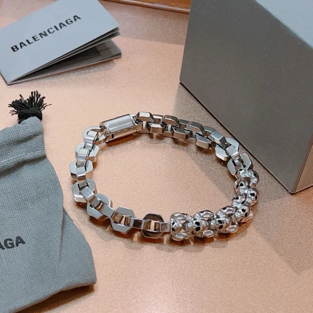 Balenciaga Skull Motif Chunky Link Bracelet 4