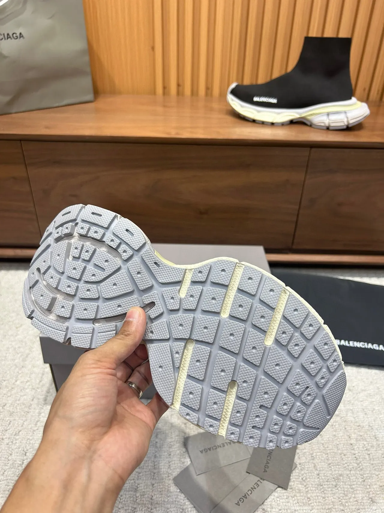 Balenciaga Speed Trainer zapatillas negras y crema de suela gruesa 2