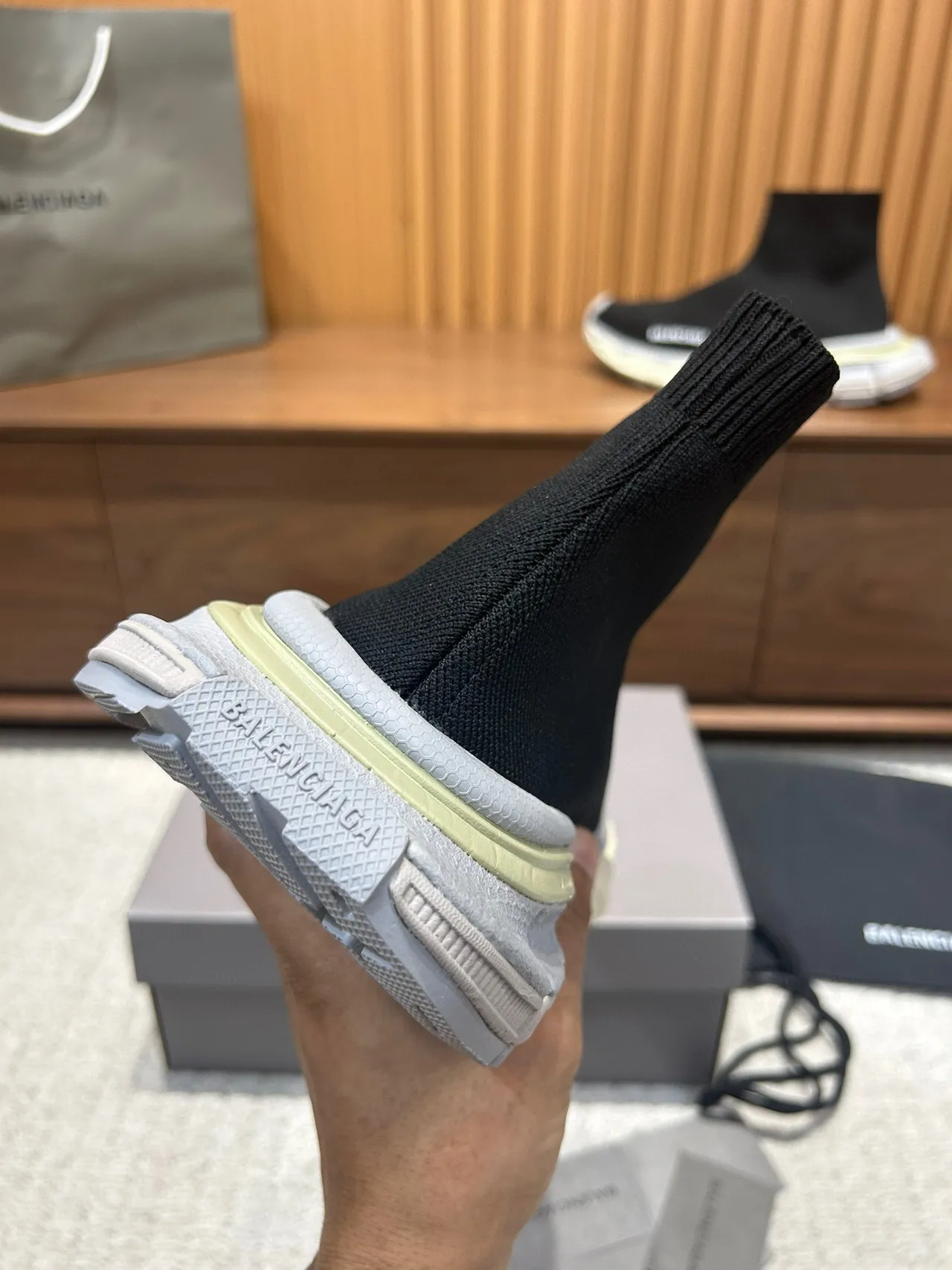 Balenciaga Speed Trainer zapatillas negras y crema de suela gruesa 3