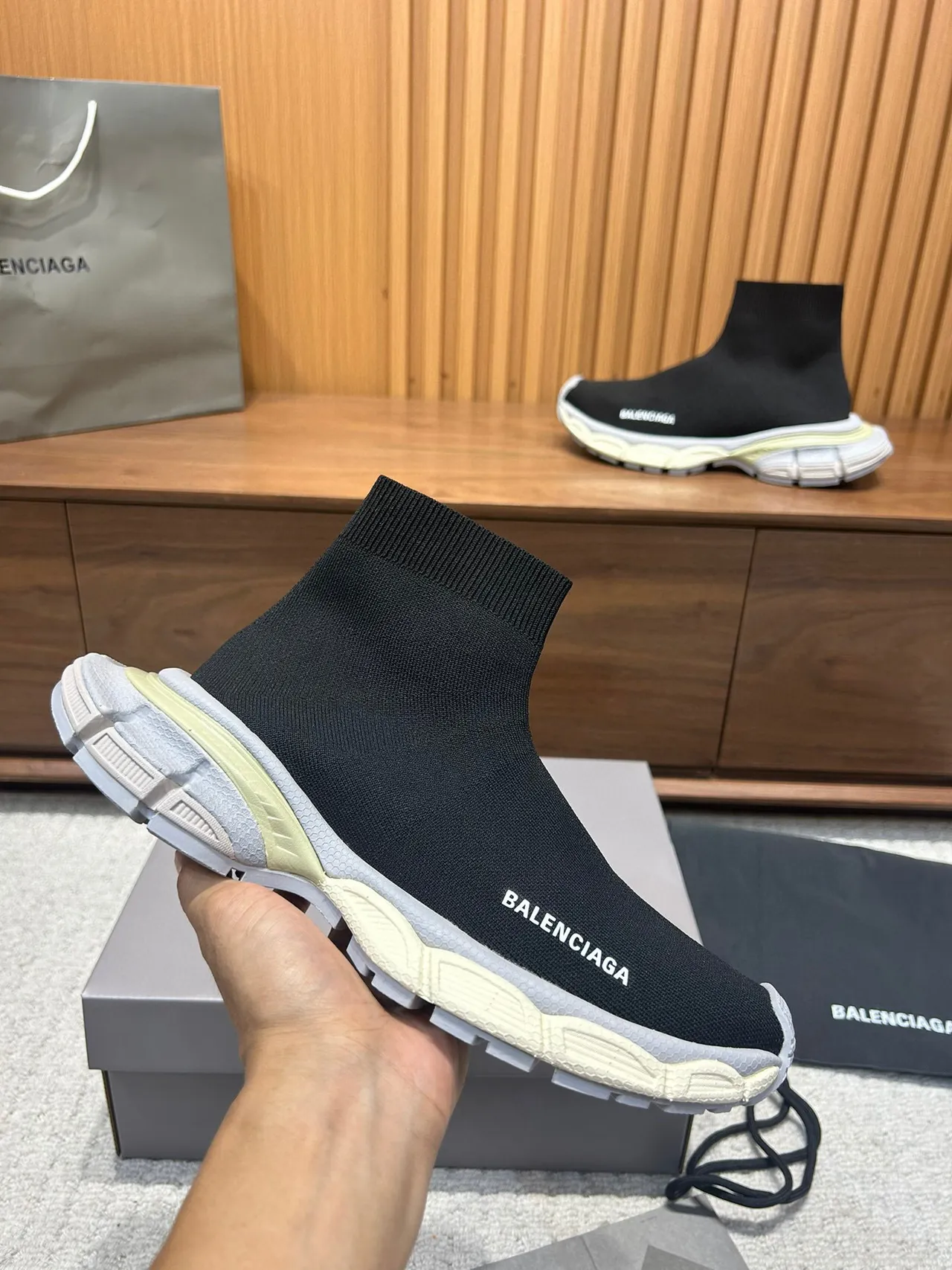 Balenciaga Speed Trainer zapatillas negras y crema de suela gruesa 4